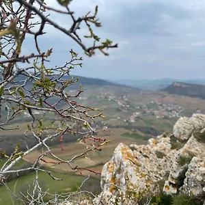https://la-tablee-medievale.hotels-rhonealpes.com